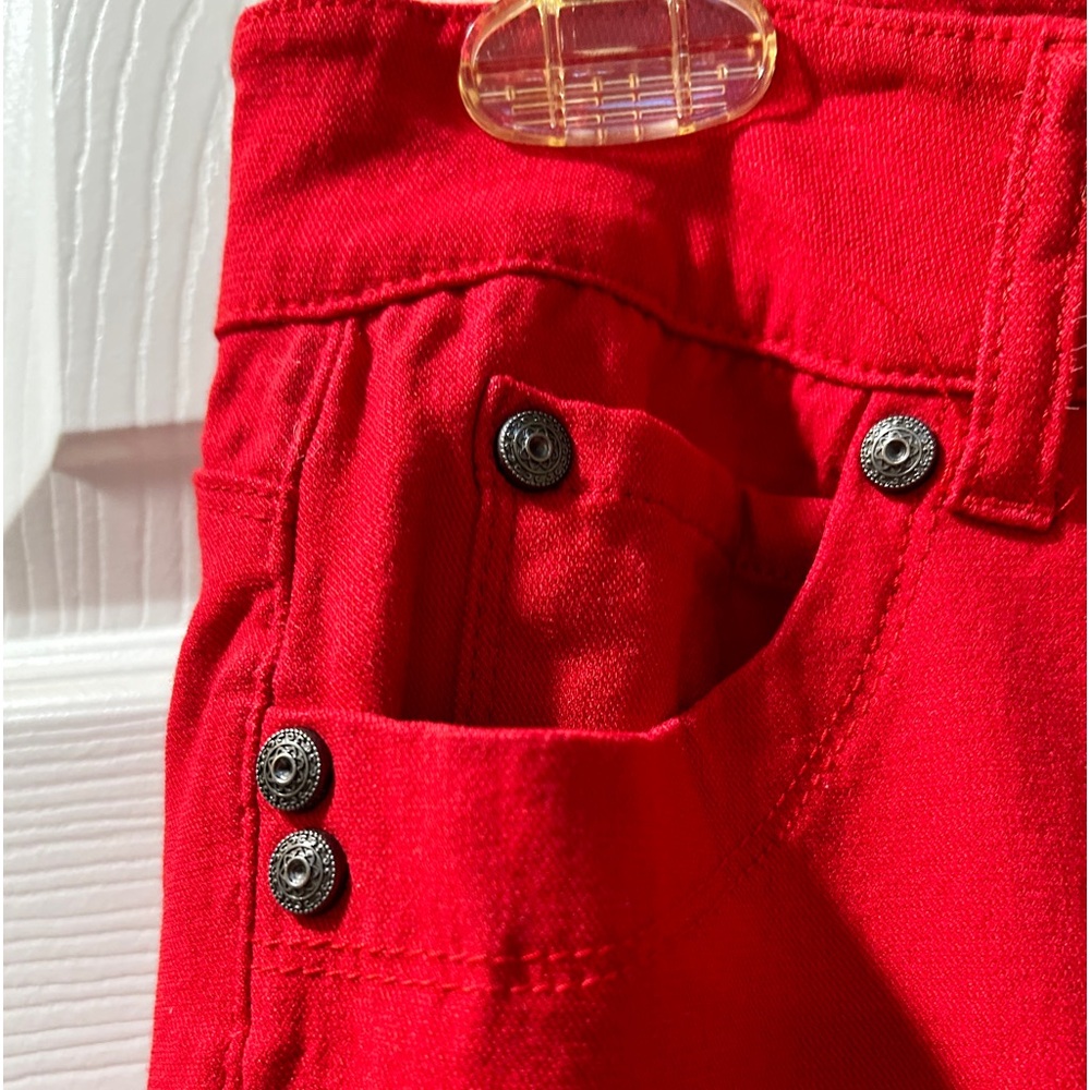 *** Red capris. Sz 16. NWOT